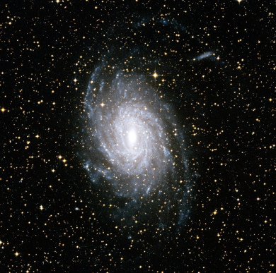 La galassia a spirale barrata NGC 6744